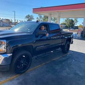 Meet your Posher, Sam